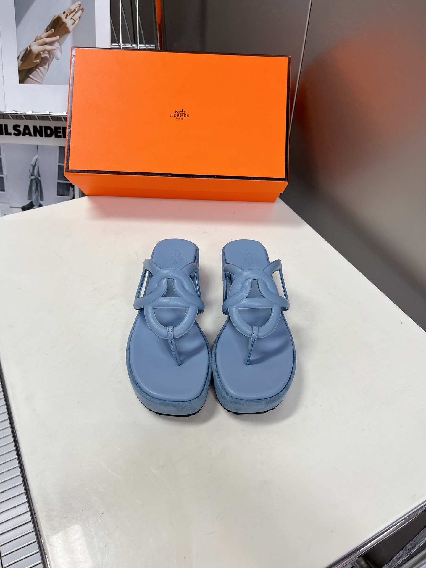 Hermes thick bottom H drag