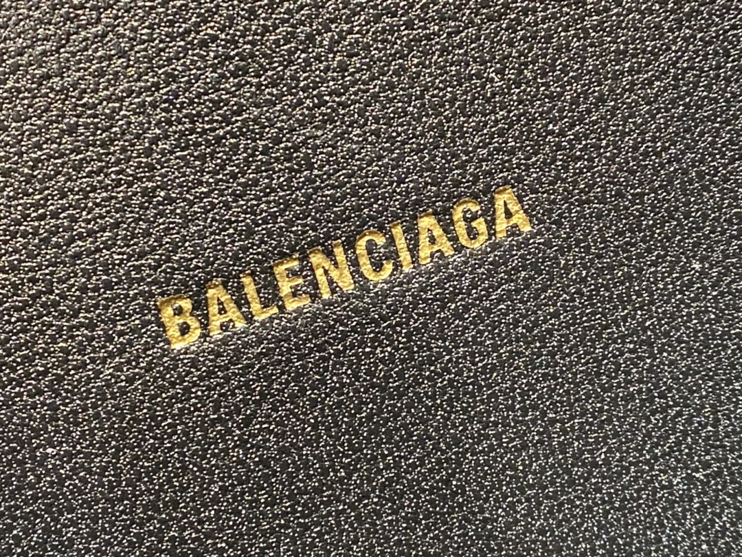 BALENCIAGA 𝐇𝐨𝐮𝐫𝐠𝐥𝐚𝐬𝐬 𝐗𝐒 crocodile-textured cowhide