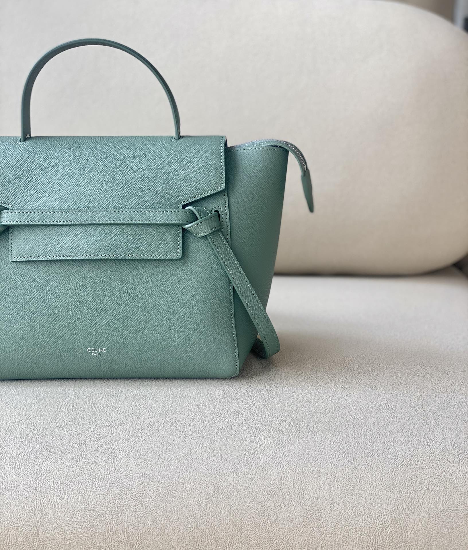 𝐂𝐞𝐥𝐢𝐧𝐞 BELT MICRO BAG in grained calfskin