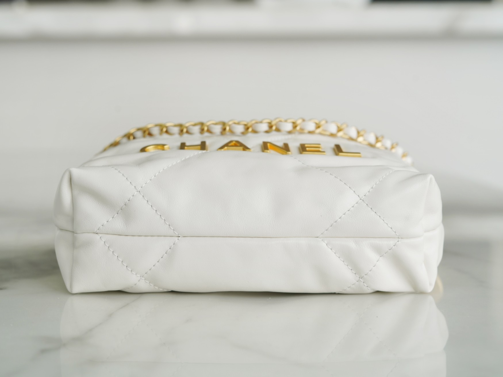 𝗖𝗛𝗔𝗡𝗘𝗟✦ 23S 22Mini bag white gold