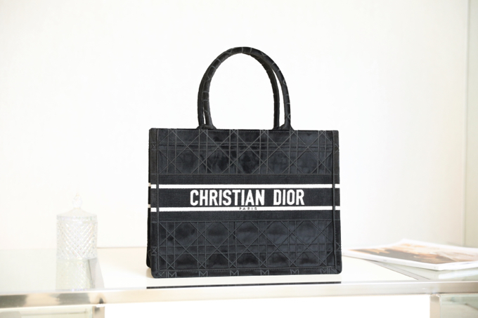 DIOR TOTE embroidered vine check black