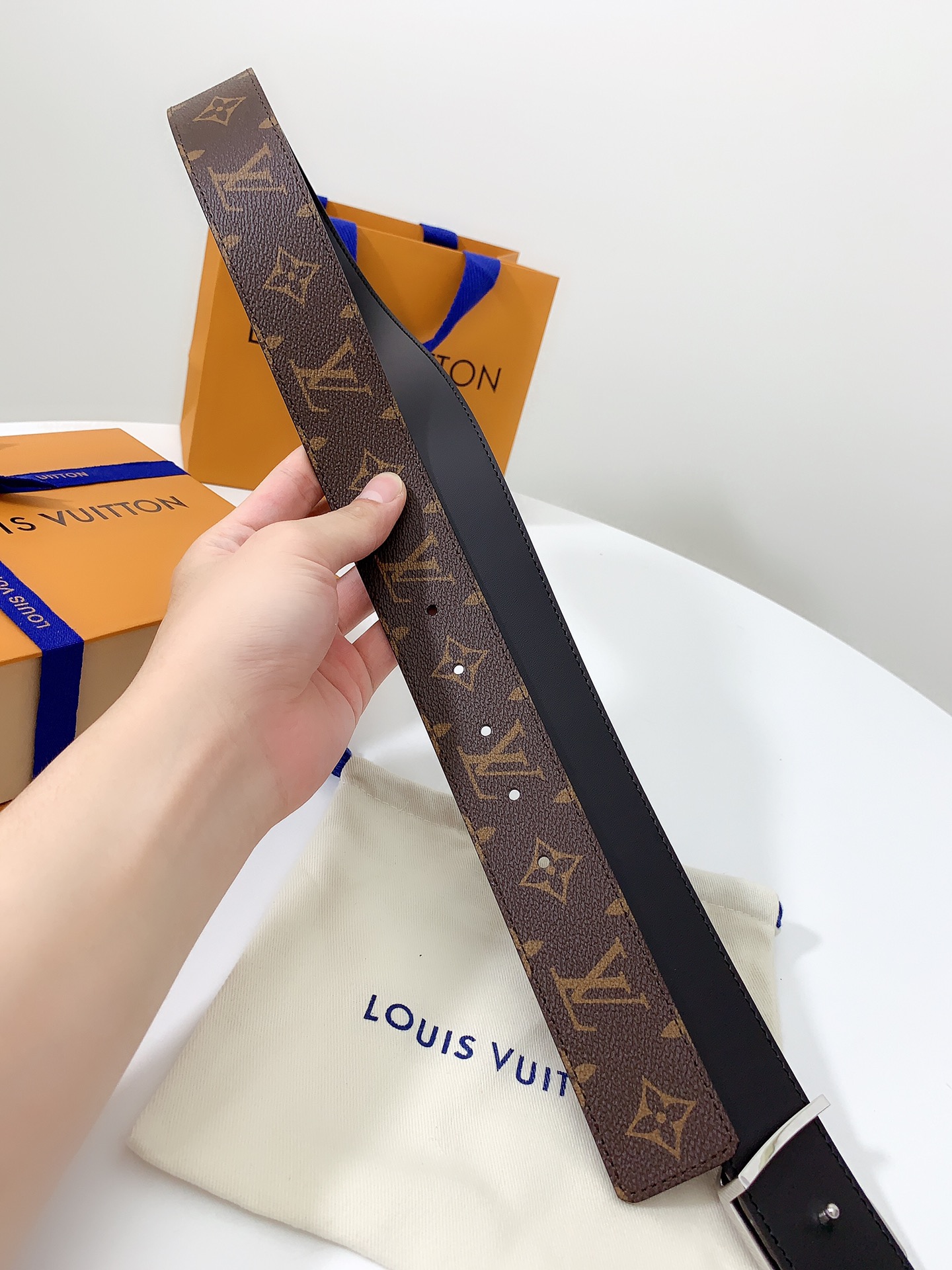 LOUIS VUITTO classic waterproof fabric with original calfskin