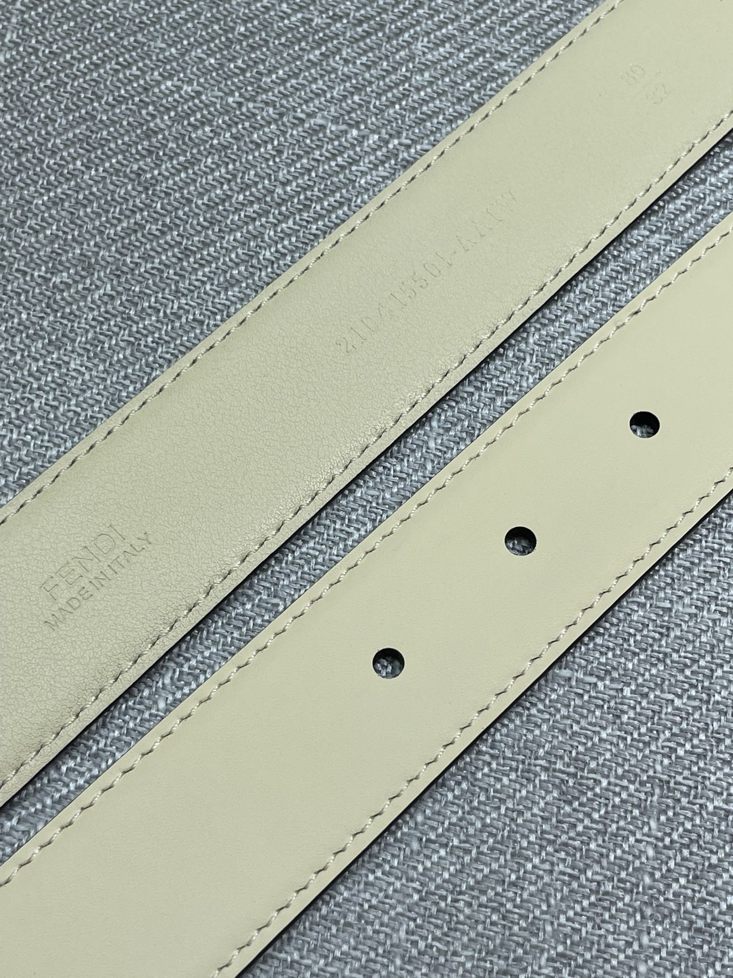 FENDI new 🌿 narrow belt with loops