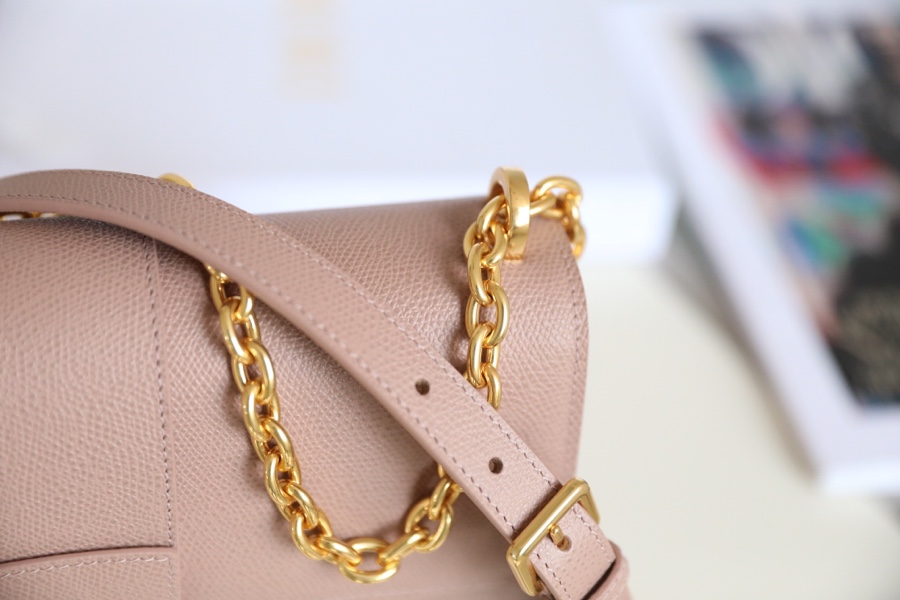 Montaigne New Montaigne palm print chain bag palm print pink