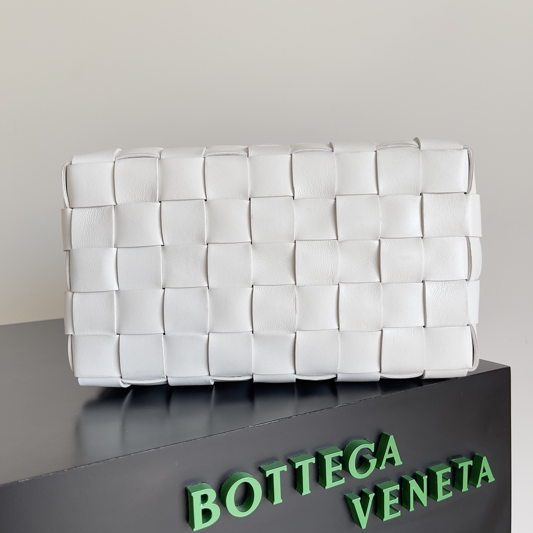 Bottega Veneta Bowling Bag White #80837