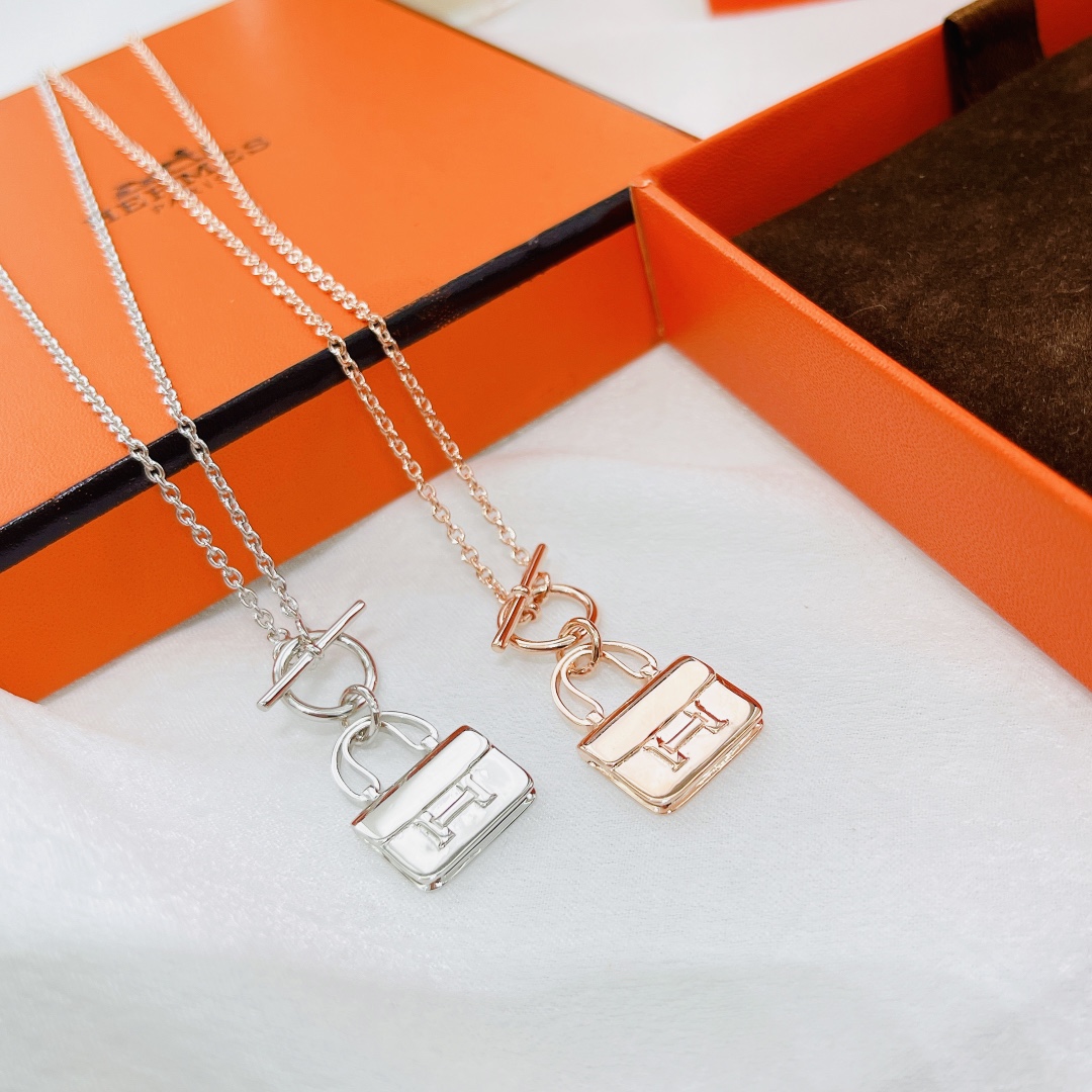 Hermes necklace