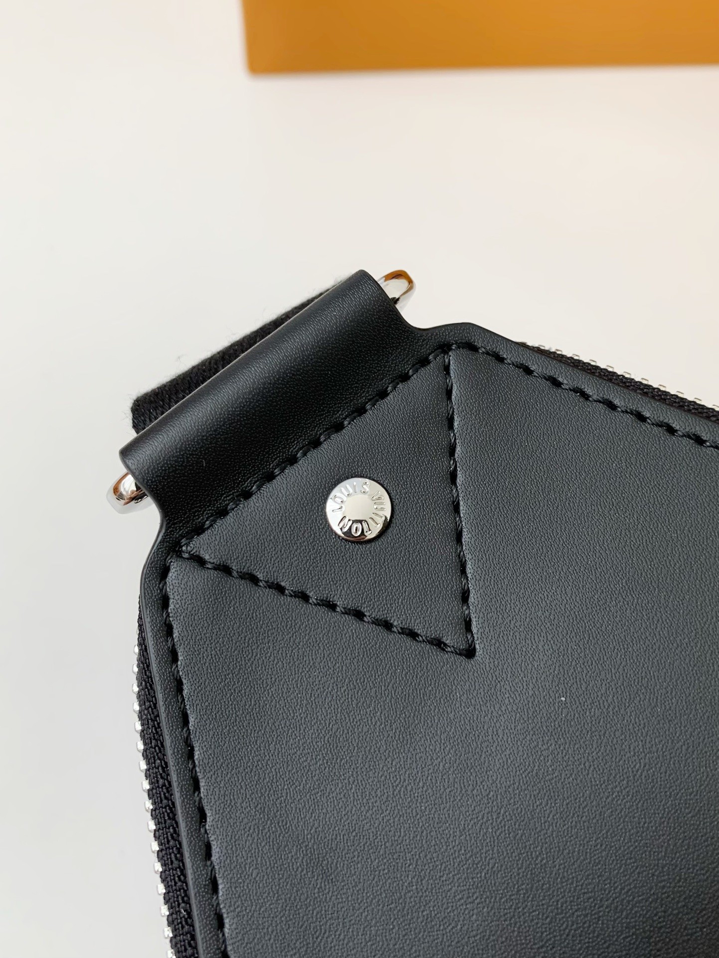 Louis Vuitton damier graphite Men's Shoulder Bags M45302, Top Quality Size: 20X31X7cm