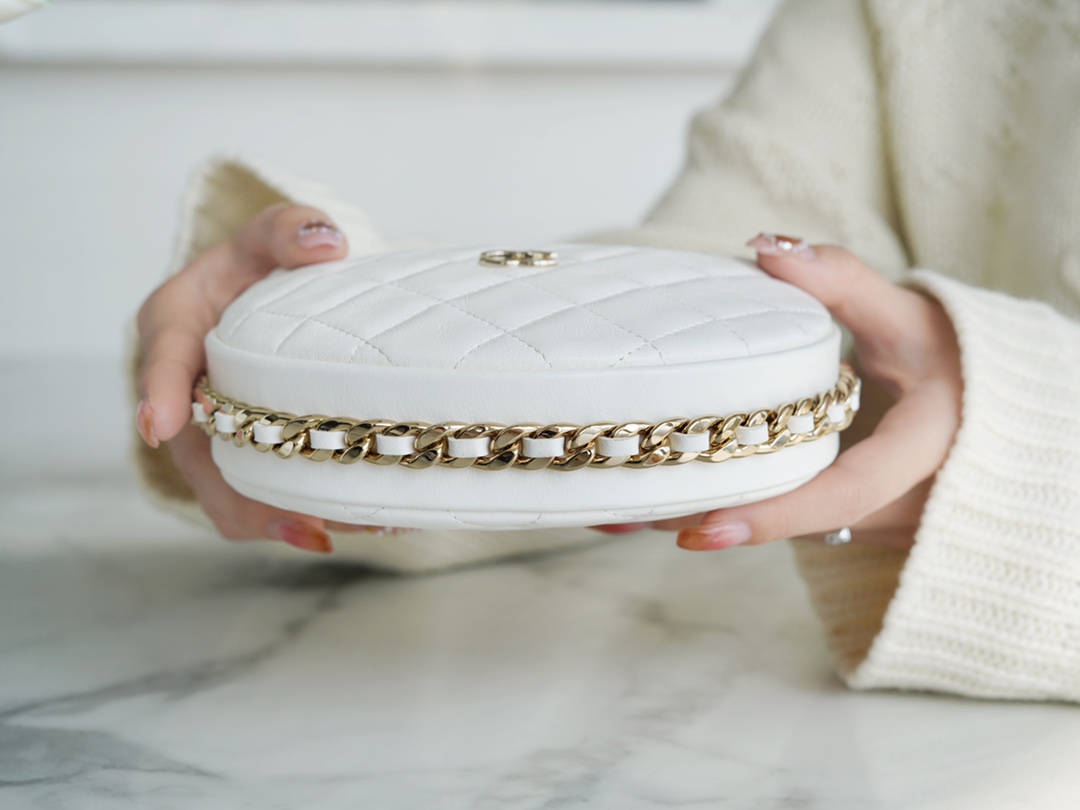 𝗖𝗛𝗔𝗡𝗘𝗟✦ 🔅23C Hula Hoop Clutch Bag White