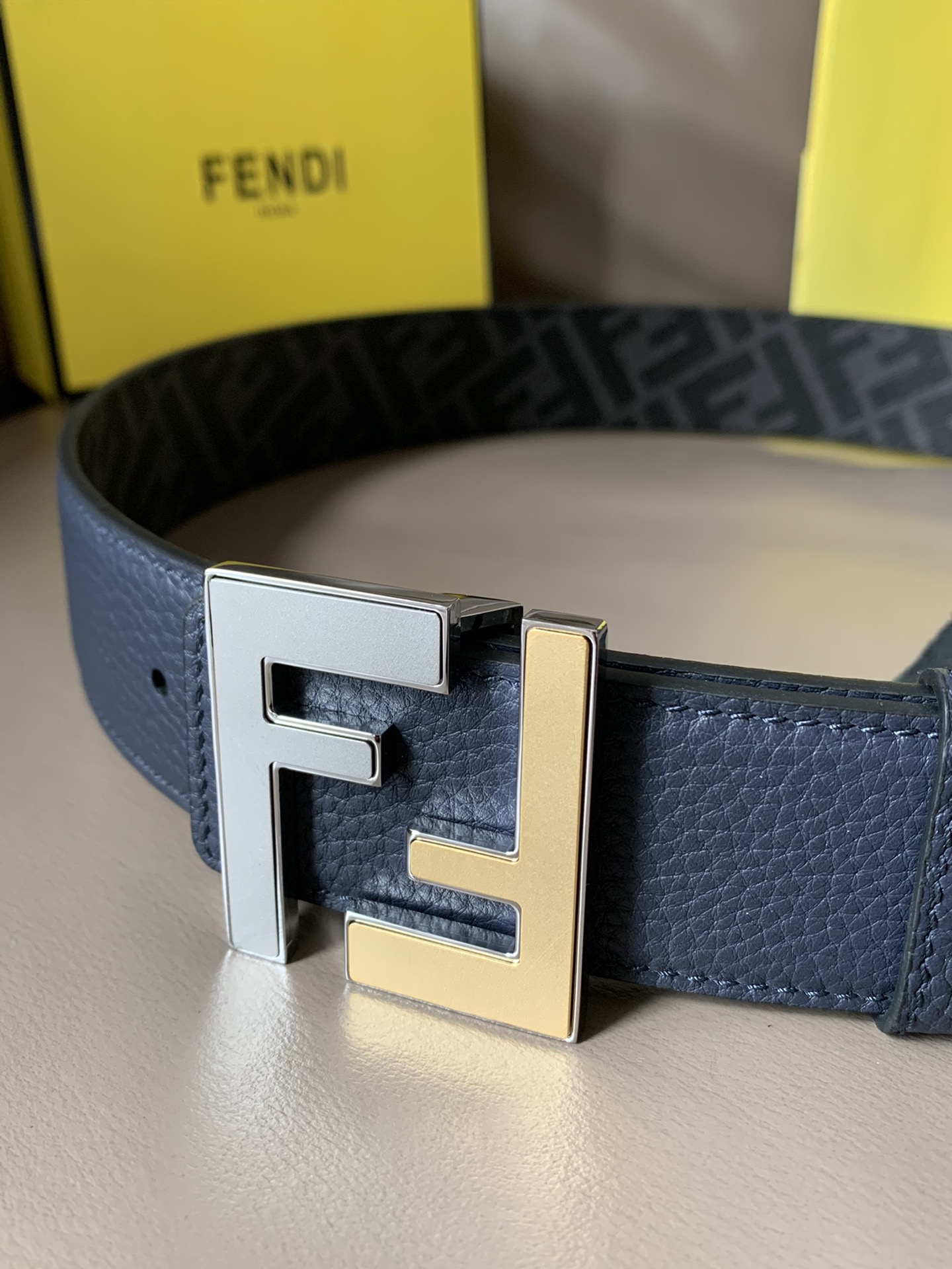 FENDI men's casual reversible belt