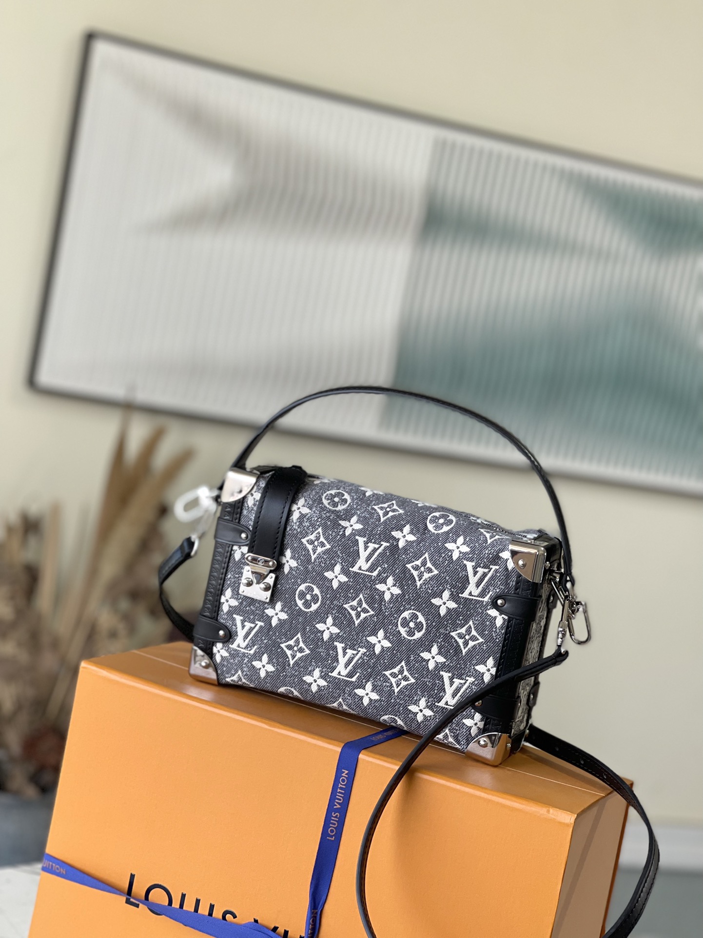 𝐋𝐎𝐔𝐈𝐒 𝐕𝐔𝐈𝐓𝐓𝐎𝐍    M21460