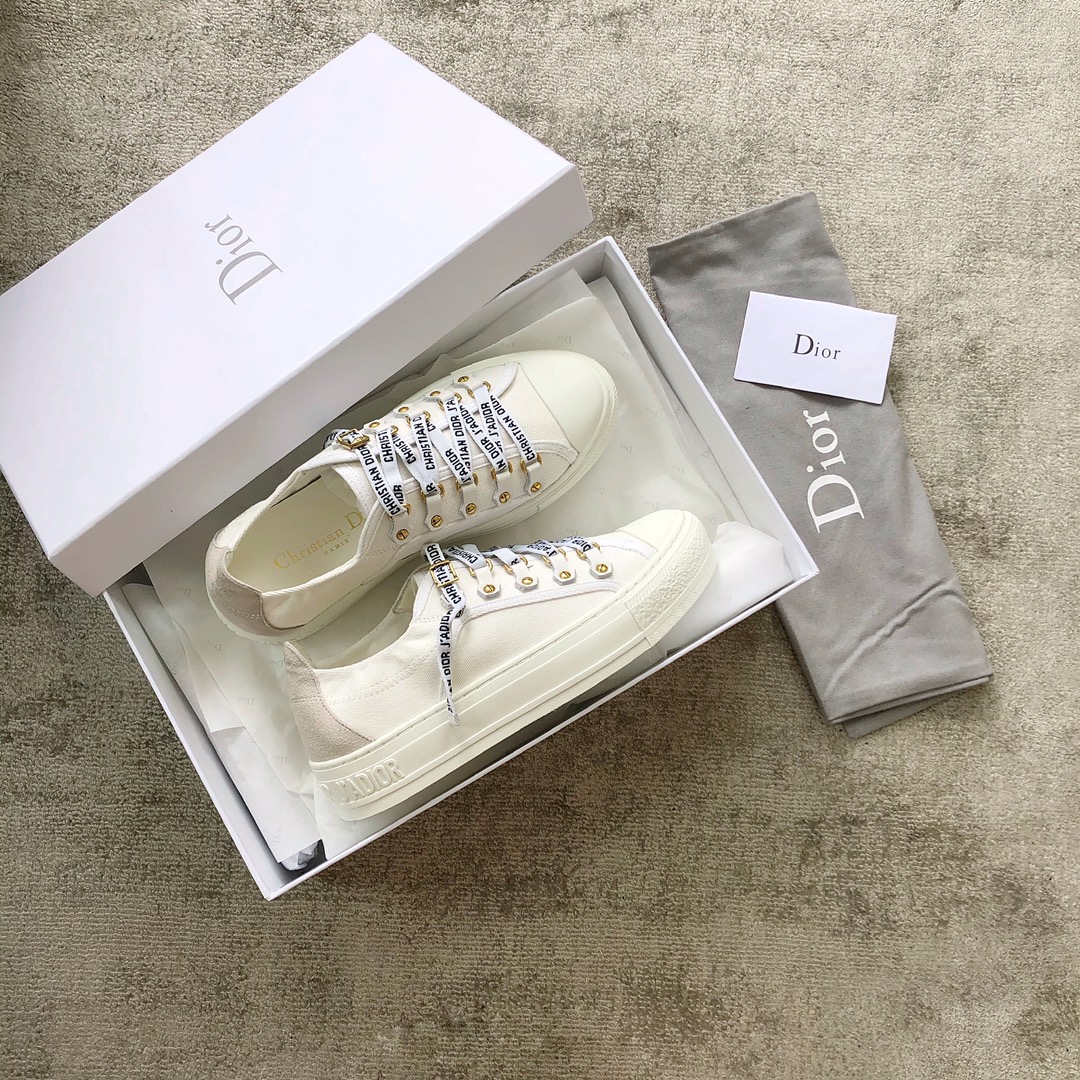 DIOR alphabet shoes white Water-dyed sheepskin lining Private moulded outsole Private moulded brass buckle
