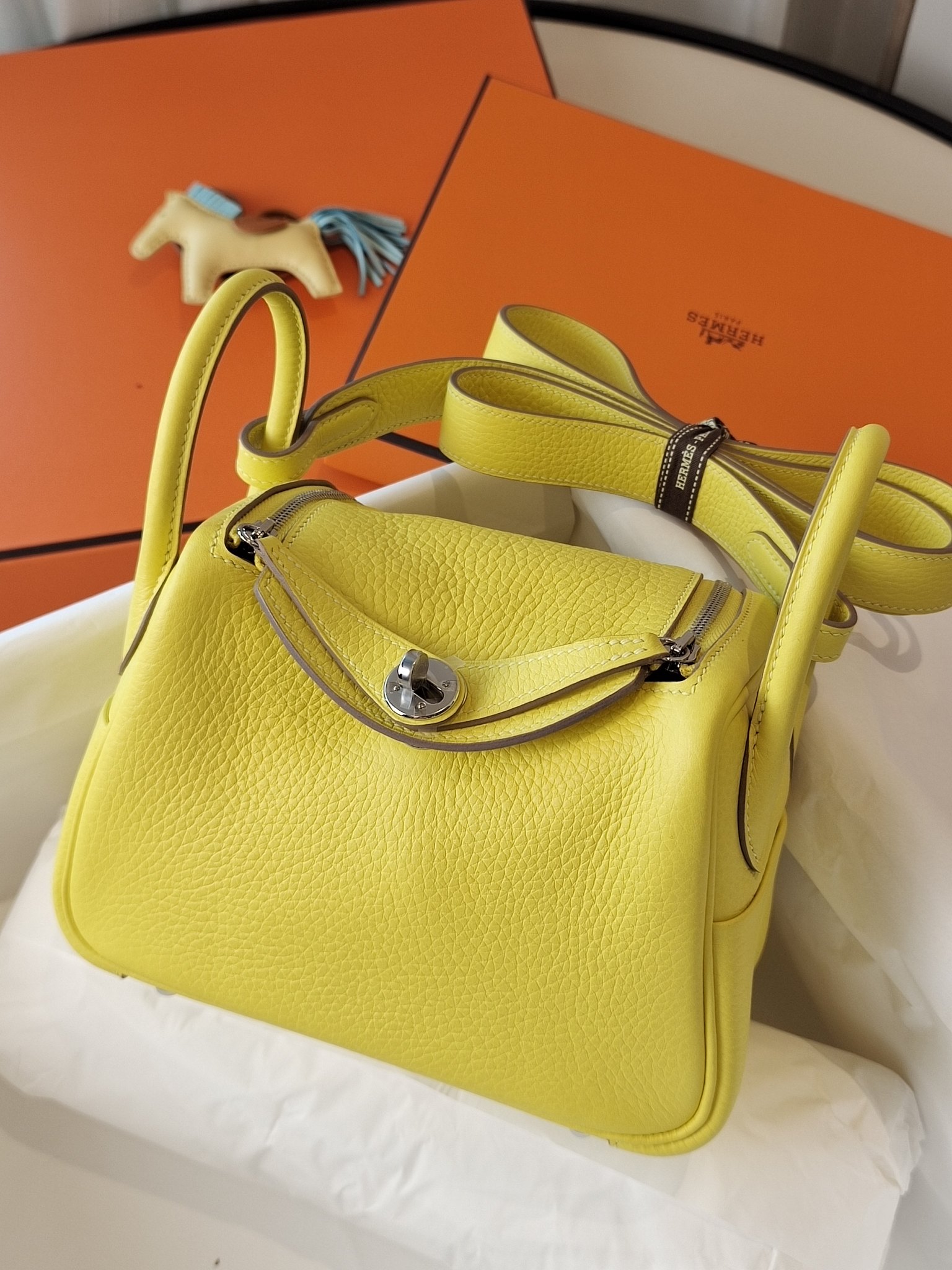 Mini Lindy lemon yellow counter Clemons leather