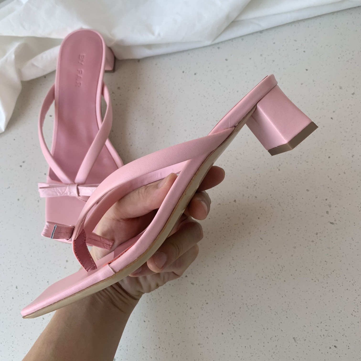 BY FAR | 𝟐𝟎𝟐𝟏/𝐒𝐒 𝐧𝐞𝐰 BY FAR21 spring and summer square-toed flip flops A series of super summer colors