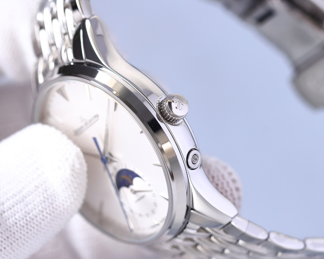 Jaeger-LeCoultre Master Ultra-thin Moonphase