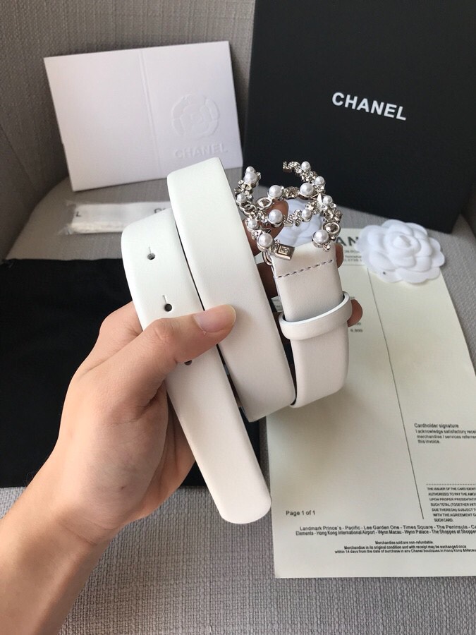 𝗖𝗛𝗔𝗡𝗘𝗟 Imported calfskin belt