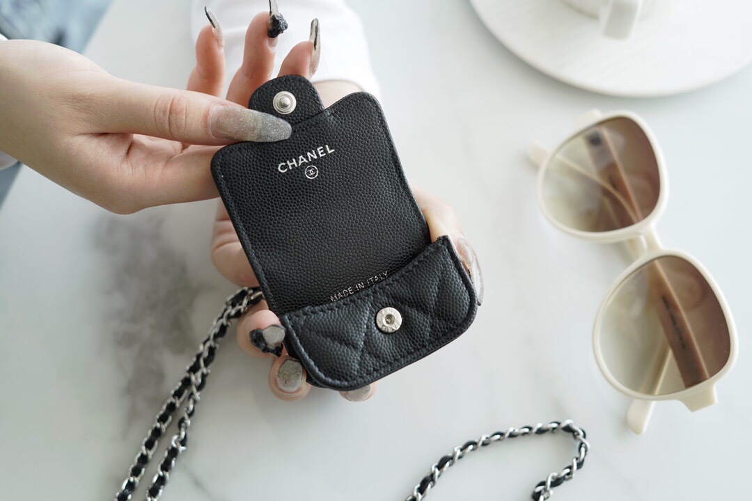 𝗖𝗛𝗔𝗘𝗡𝗟✦2021 new 𝐴𝑖𝑟𝑃𝑜𝑑𝑠 𝑃𝑟𝑜 headphone bag🐾