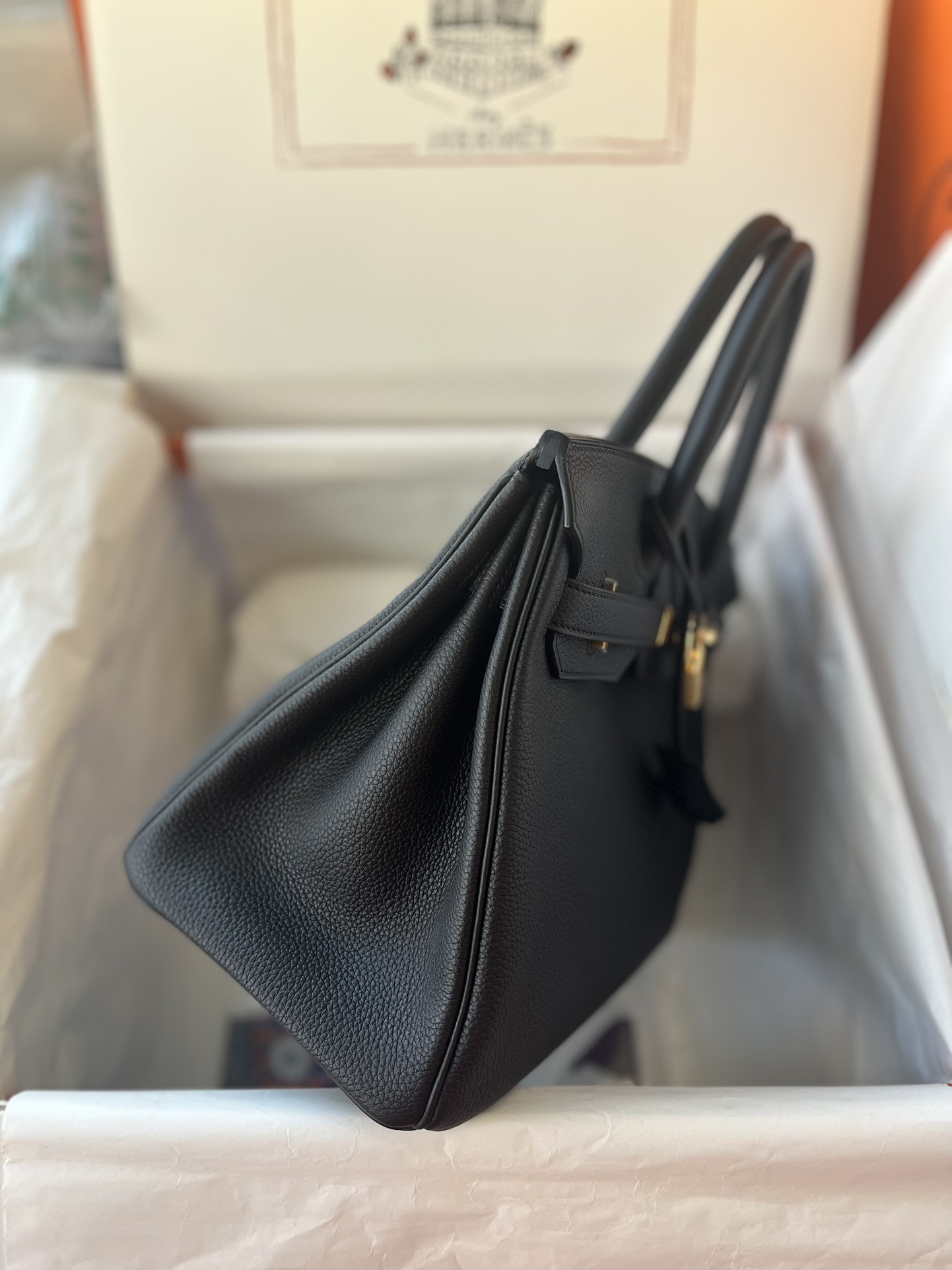 Birkin 30cm black with gold buckle Togo leather Top calfskin Real shooting Quality visible to the naked eye