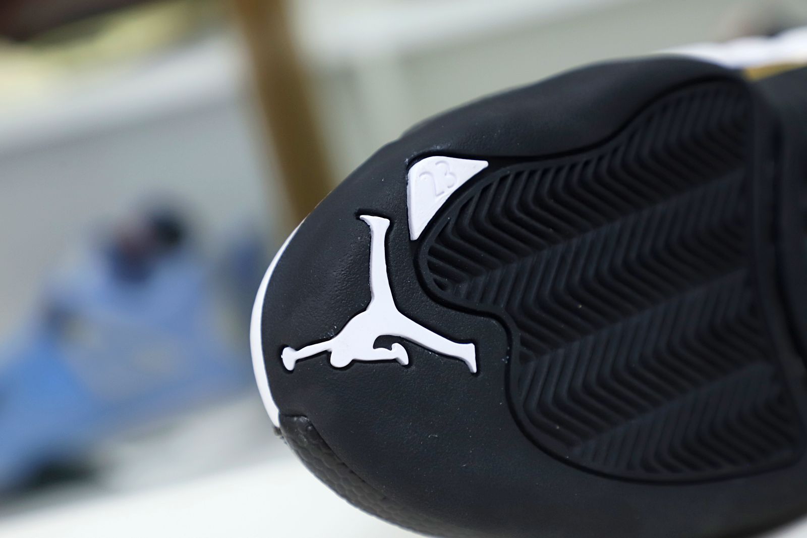 AIR JORDAN 12 RETRO ROYALTY