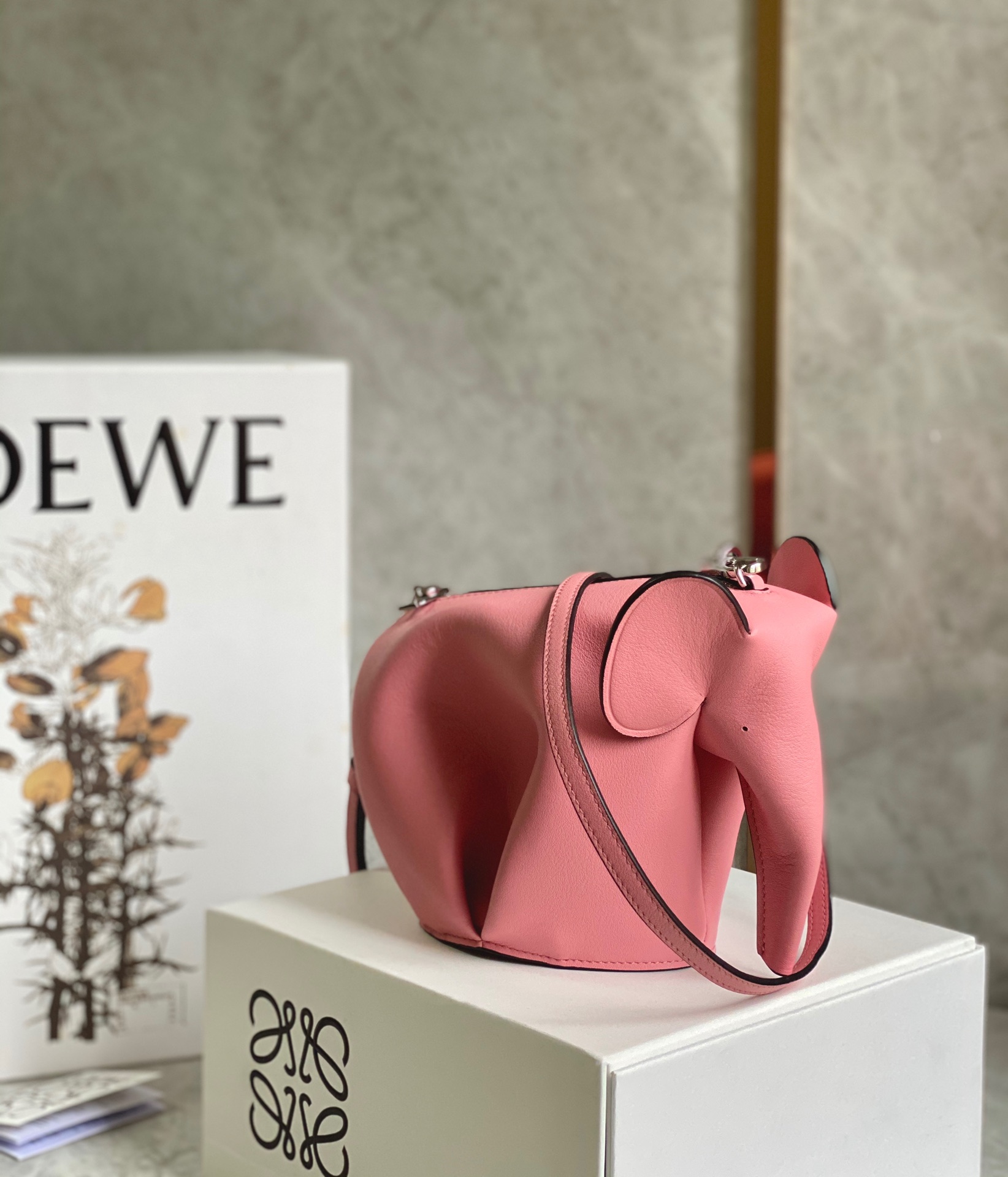 LOEWE Luojia pink elephant 🐘 shoulder bag