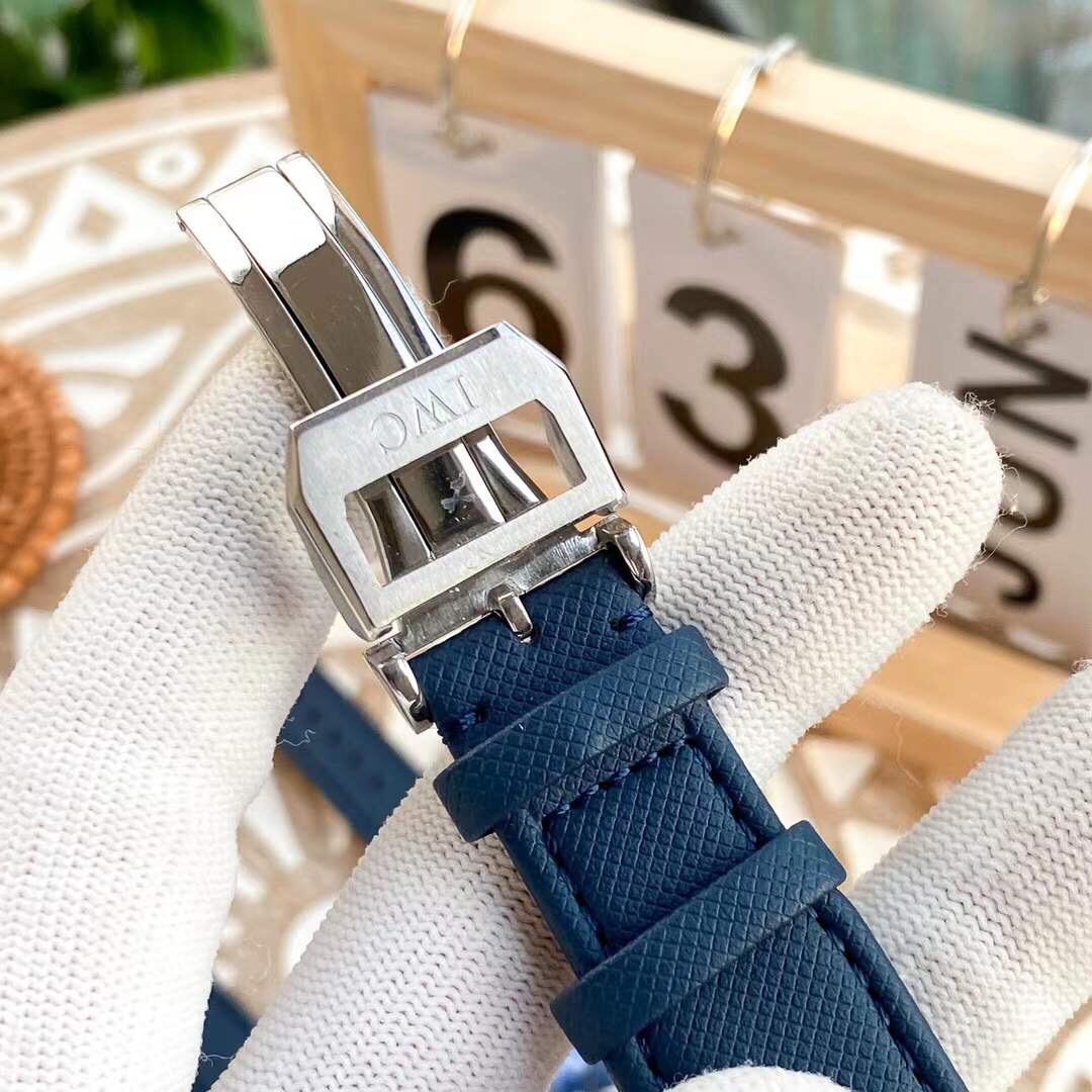 IWC- Vanguard - Men's Watch Mechanical Automatic Movement Mineralized Glass 316L Stainless Steel Case