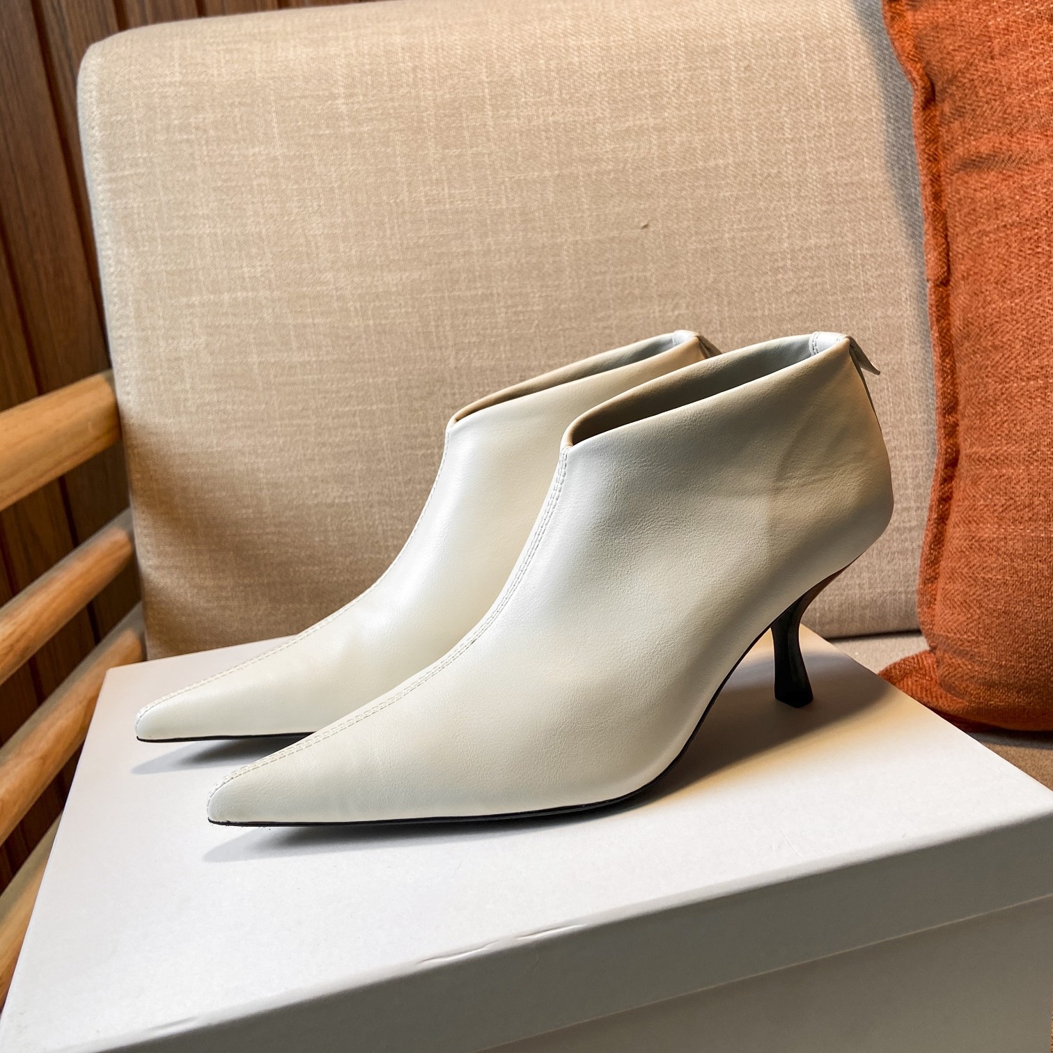 THE ROW · Autumn and winter exclusive beautiful fairy boots original color change leather outsole