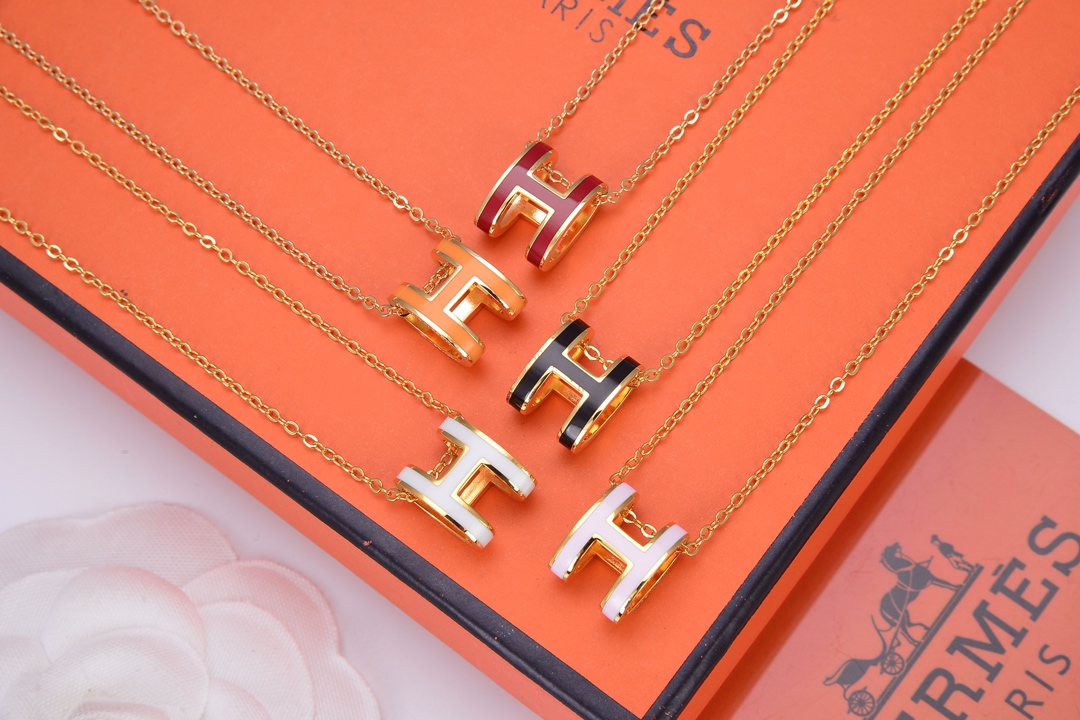 Hermes necklace