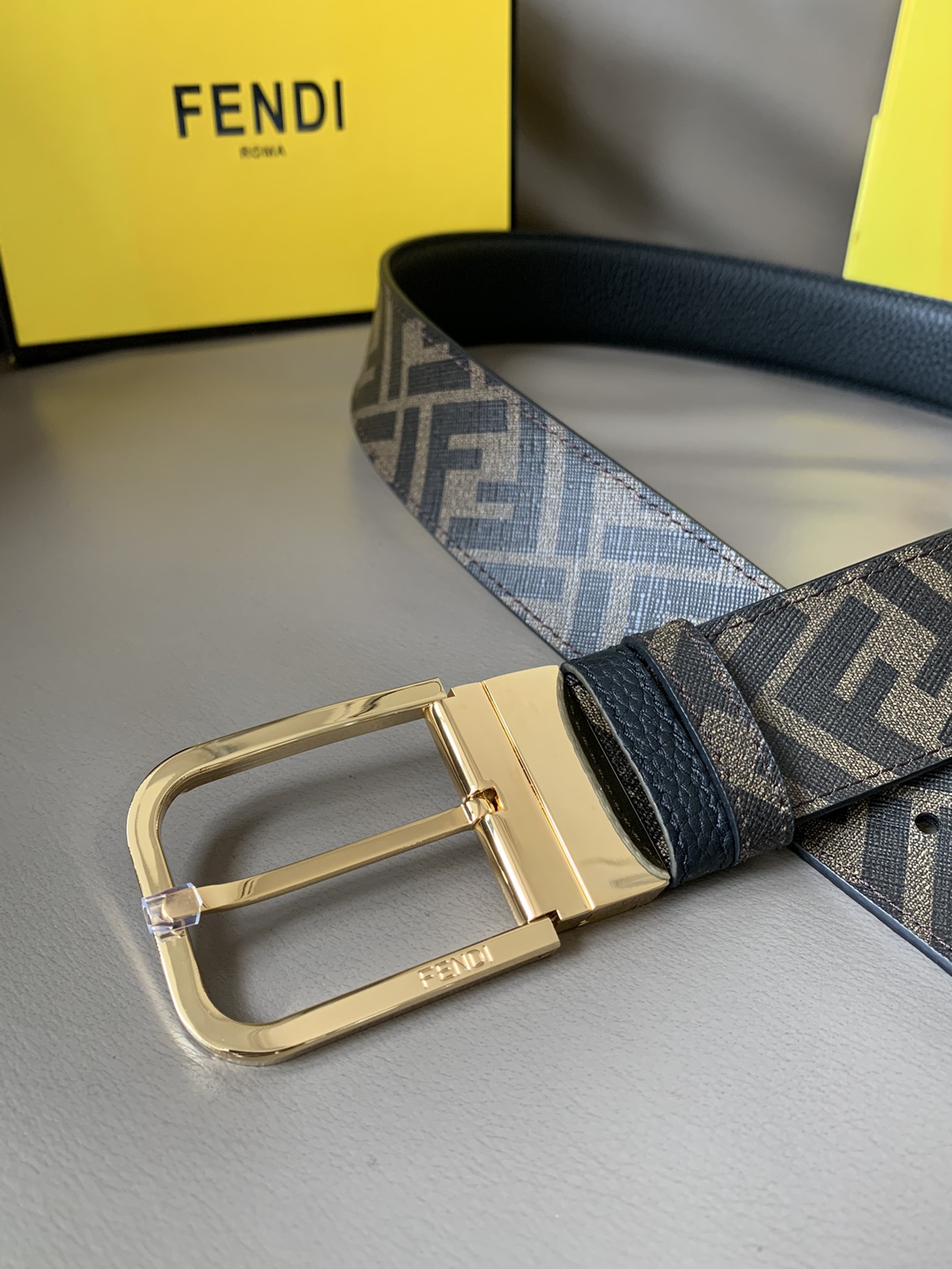 FENDI men's casual reversible belt