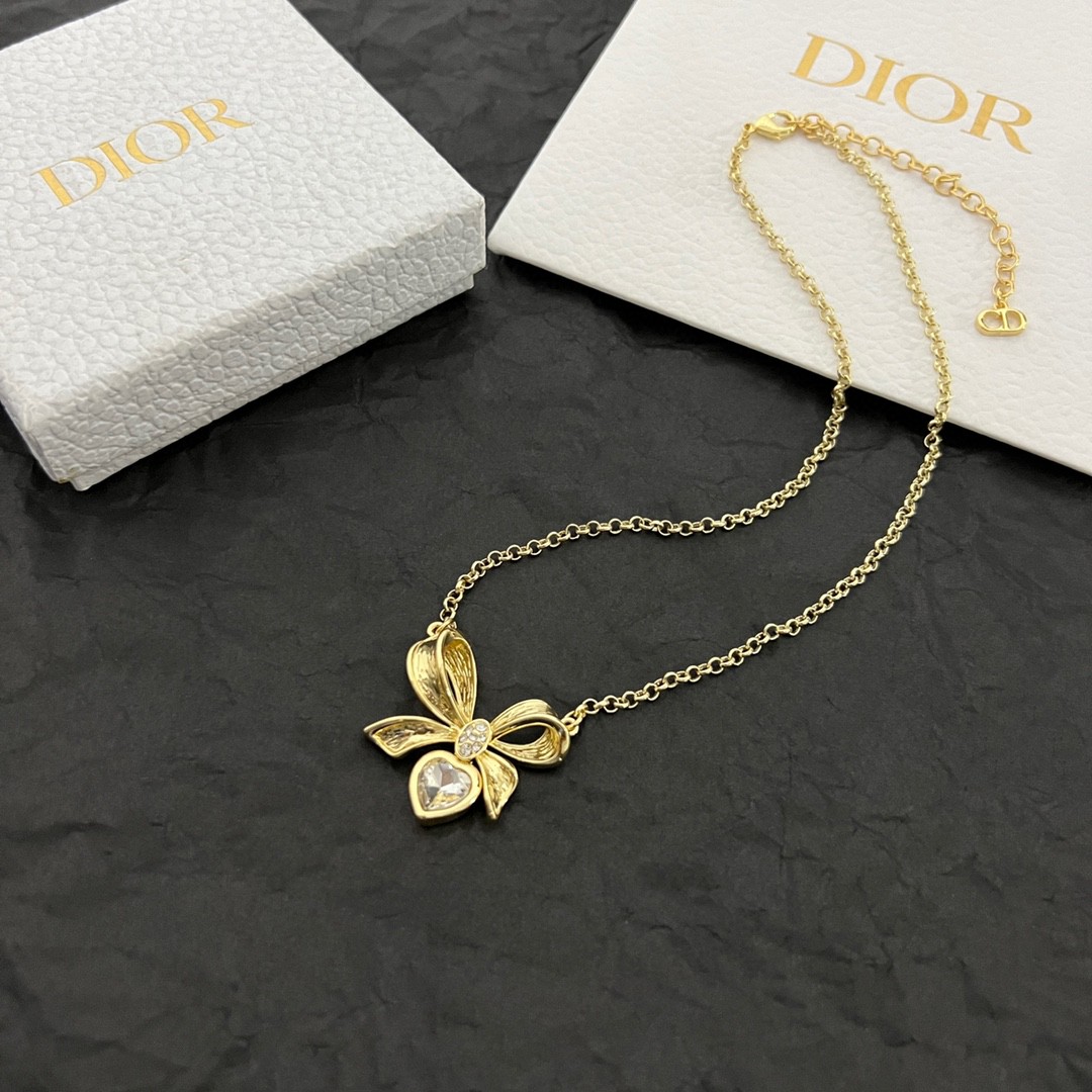 Dior necklace