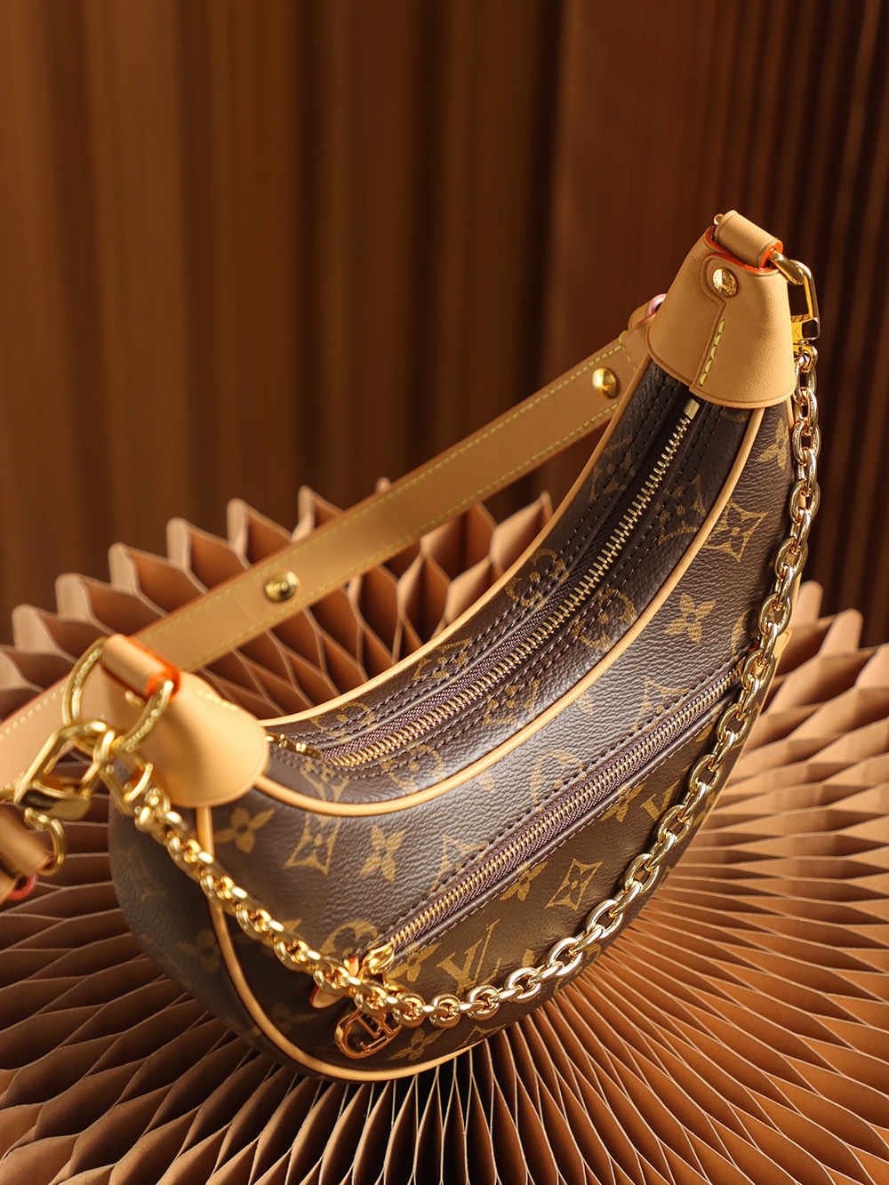 Louis Vuitton 𝐋𝐎𝐎𝐏 Series Pea Bag #M81098#