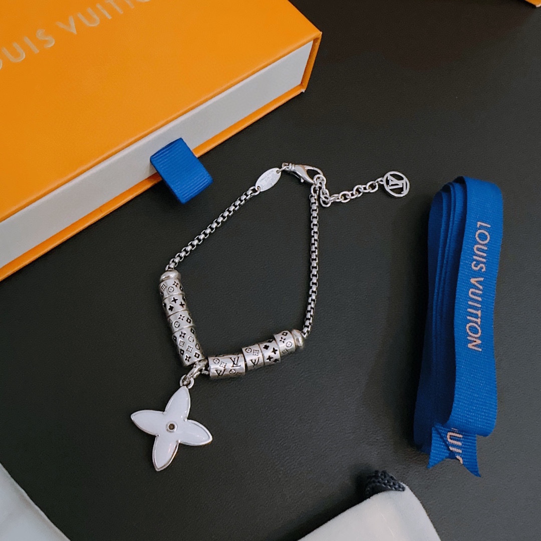 Louis Vuitton Classic Bracelet Cuban Chain Collection Vintage Silver Bracelet Size 22cm20cm18cm Changeable length