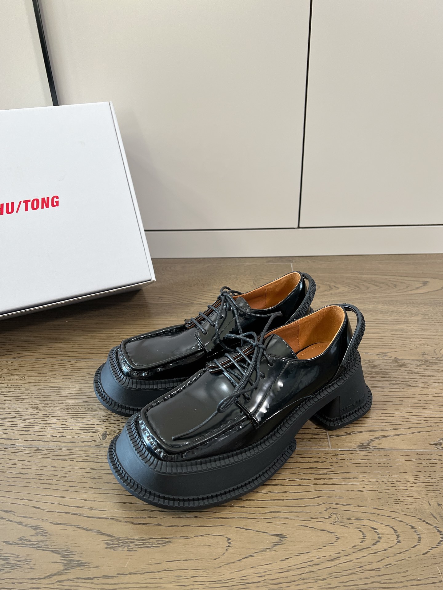 𝐒𝐇𝐔𝐒𝐇𝐔𝐓𝐎𝐍𝐆｜𝟐𝟎𝟐𝟑/𝐒𝐒 𝐧𝐞𝐰 Exclusive niche SHUSHU/TONG 23/thick-soled Mary Jane lace-up single shoes