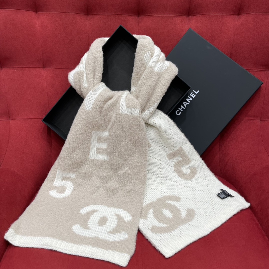 𝐂𝐡𝐚𝐧𝐞𝐥 Character No. 5 scarf 🧣 Double-sided two-color jacquard scarf 49% cashmere ➕ 40% wool ➕ 11% silk fabric