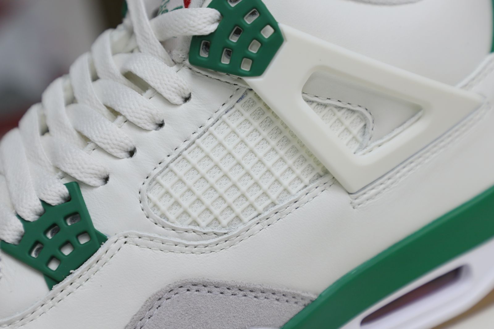 NIKE SB X AIR JORDAN 4 RETRO PINE GREEN
