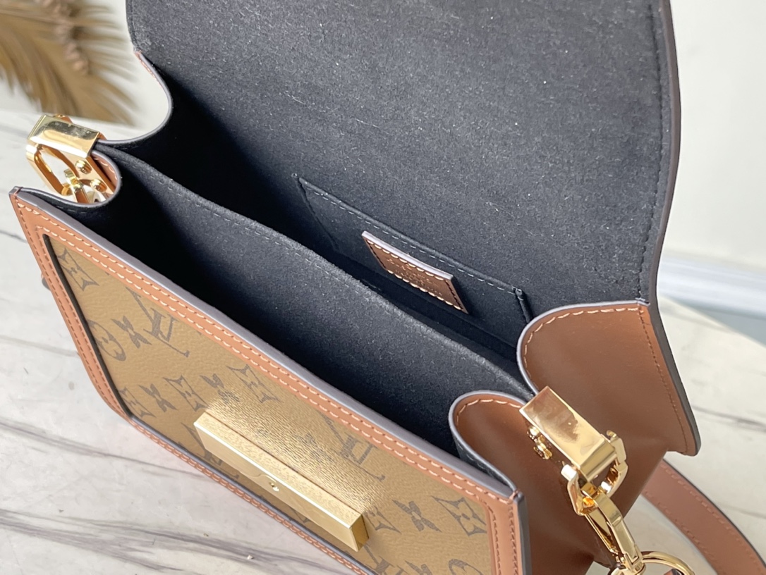 𝐋𝐎𝐔𝐈𝐒 𝐕𝐔𝐈𝐓𝐓𝐎𝐍    M45959