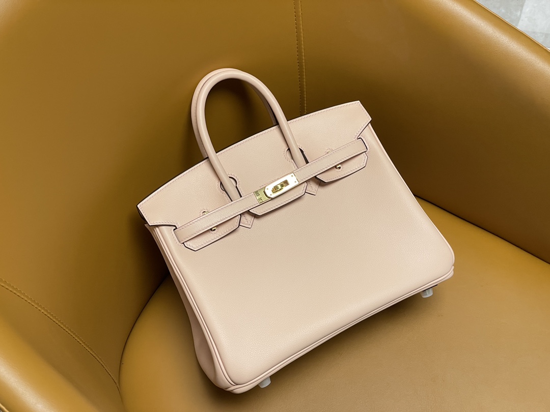 Bk25 p1 Rose Powder Swift Gold Button