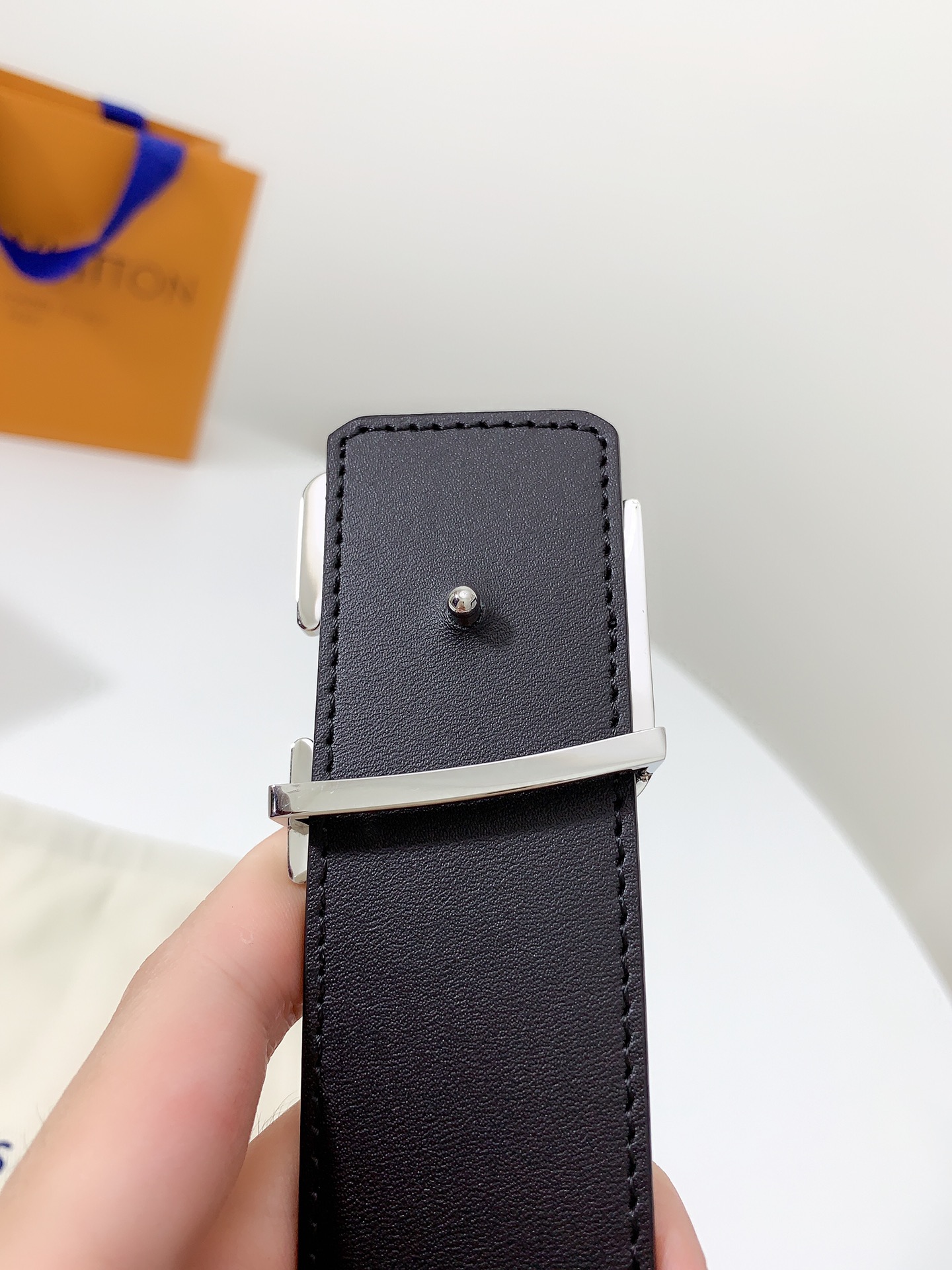 LOUIS VUITTO classic waterproof fabric with original calfskin