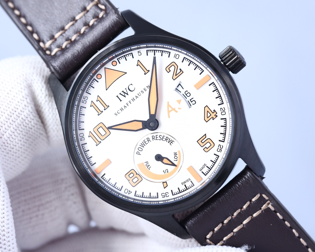 IWC- The line staff series lW5127537 movement automatic mechanical Swiss machine 2824 316 stainless steel