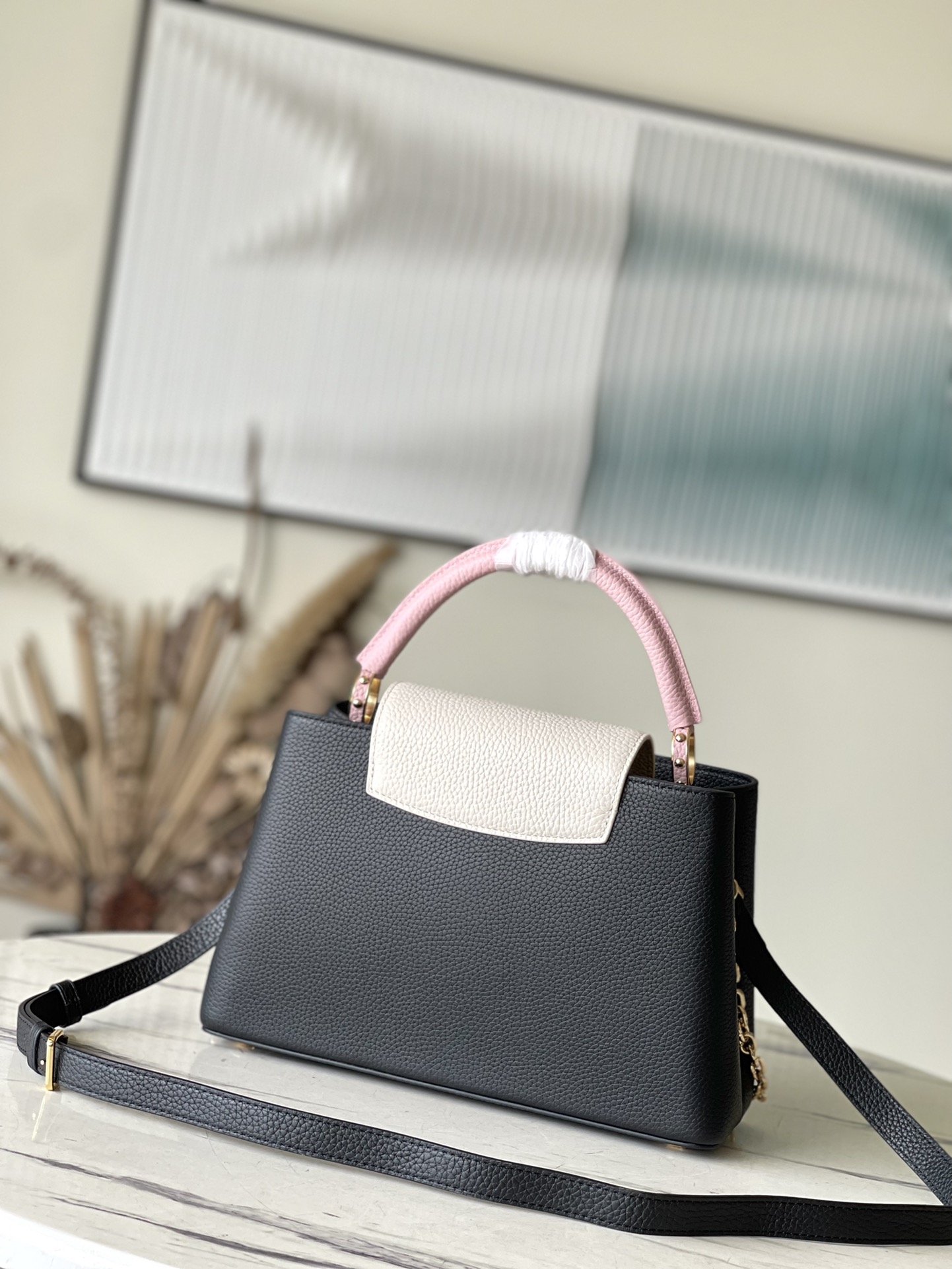 𝐋𝐎𝐔𝐈𝐒 𝐕𝐔𝐈𝐓𝐓𝐎𝐍 M22512 black color matching enamel floral chain