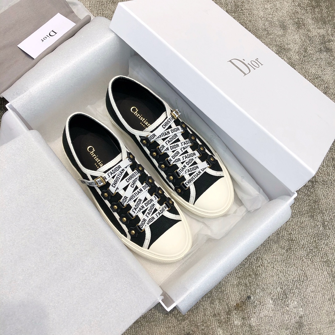 DIOR alphabet shoes black Water-dyed sheepskin inside Private moulded outsole Private moulded brass buckle