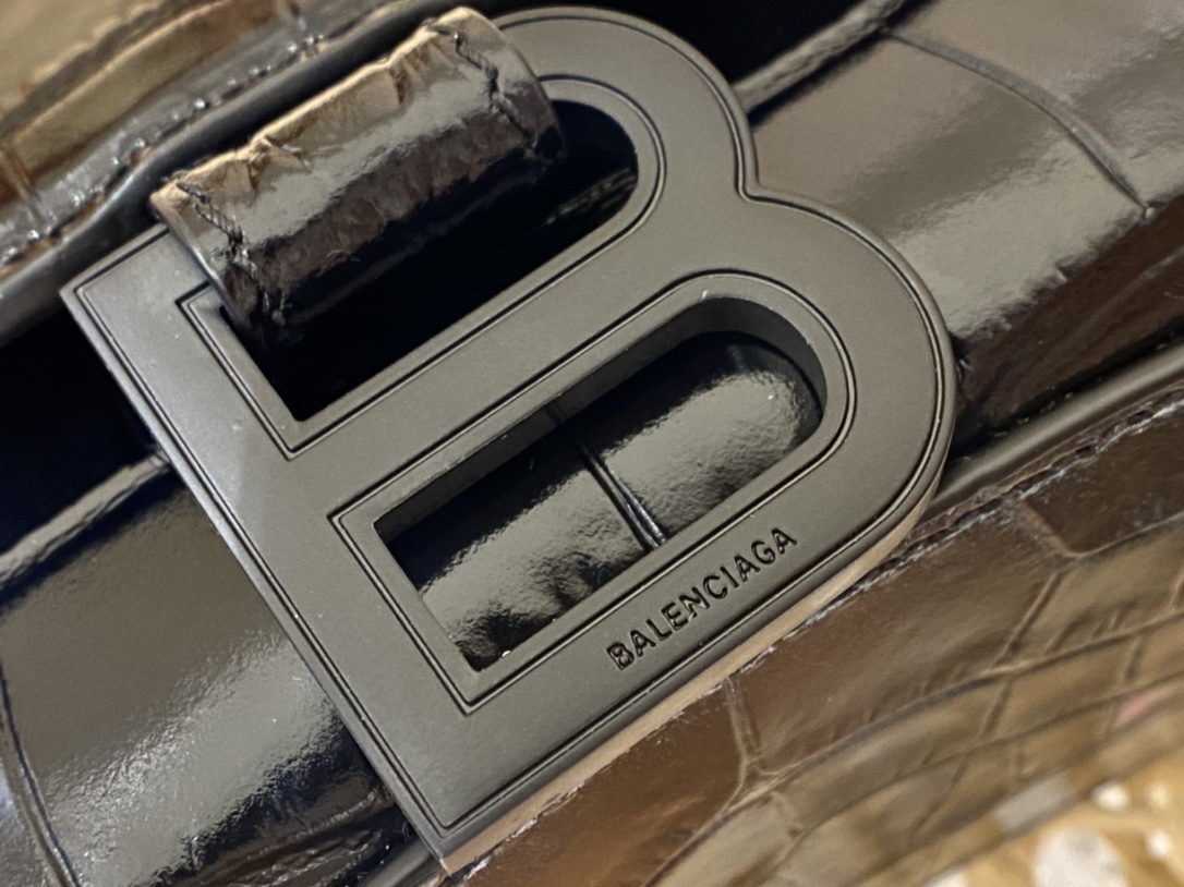 BALENCIAGA 𝐇𝐨𝐮𝐫𝐠𝐥𝐚𝐬𝐬 𝐗𝐒 crocodile-textured cowhide