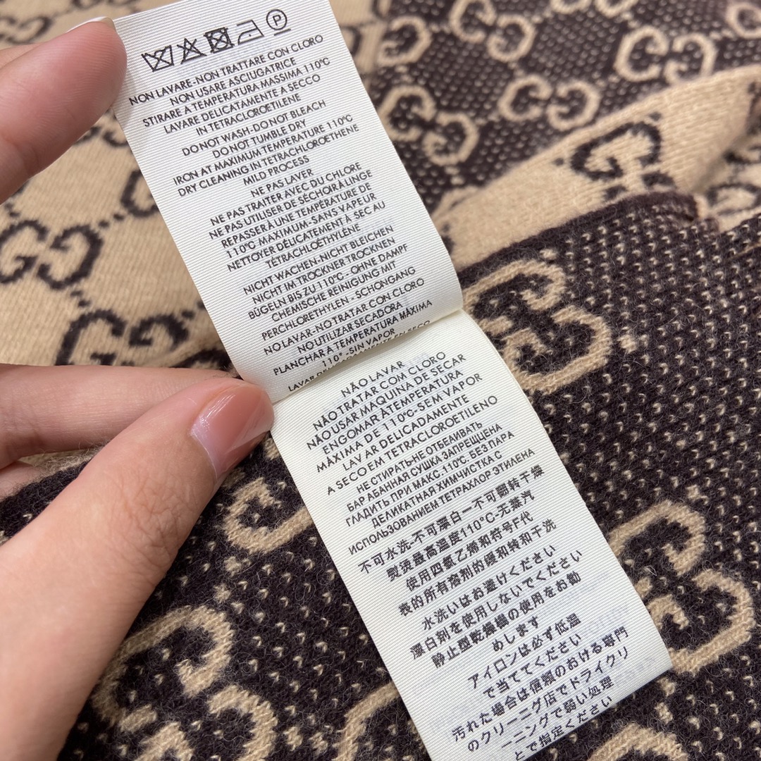 GUCCI Double-sided wool scarf 100% wool