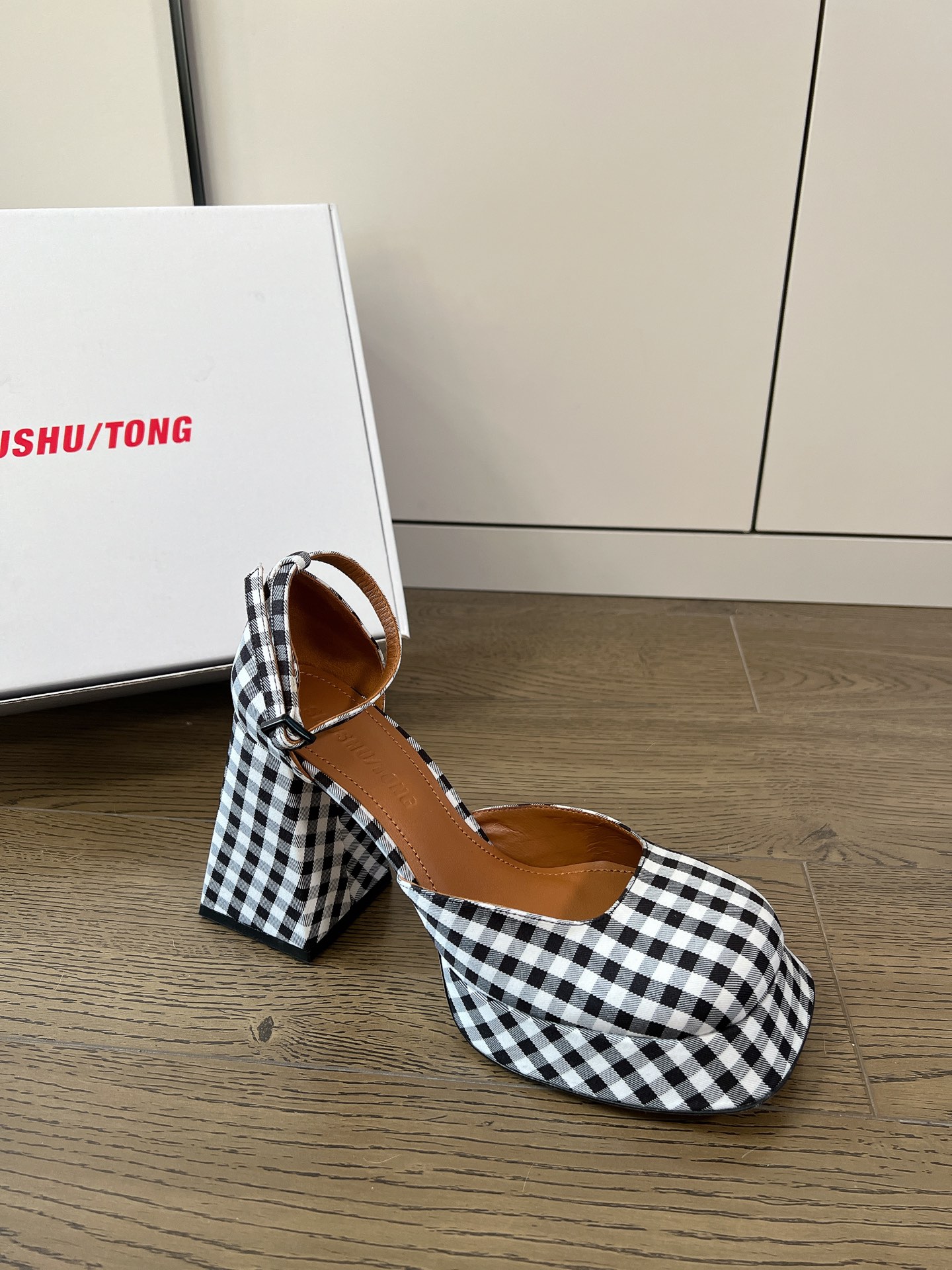 𝐒𝐇𝐔𝐒𝐇𝐔𝐓𝐎𝐍𝐆｜𝟐𝟎𝟐𝟑/𝐒𝐒 𝐧𝐞𝐰 Exclusive niche SHUSHU/TONG 23/thick bottom Mary Jane