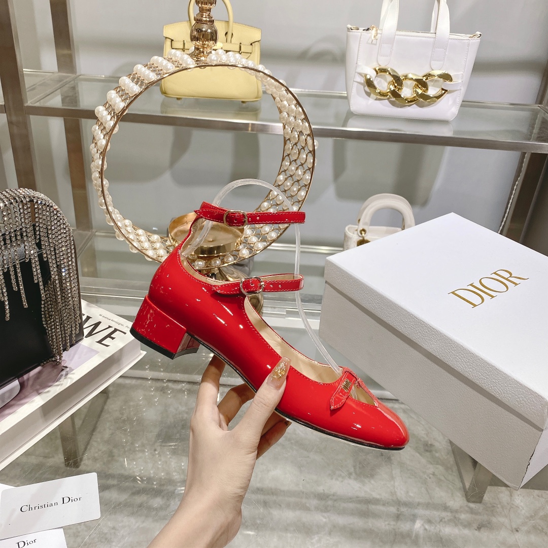 DIOR Retro Fashion Hollow Double Buckle Chunky Heel Mary Jane Shoes 3.5cm Big Red