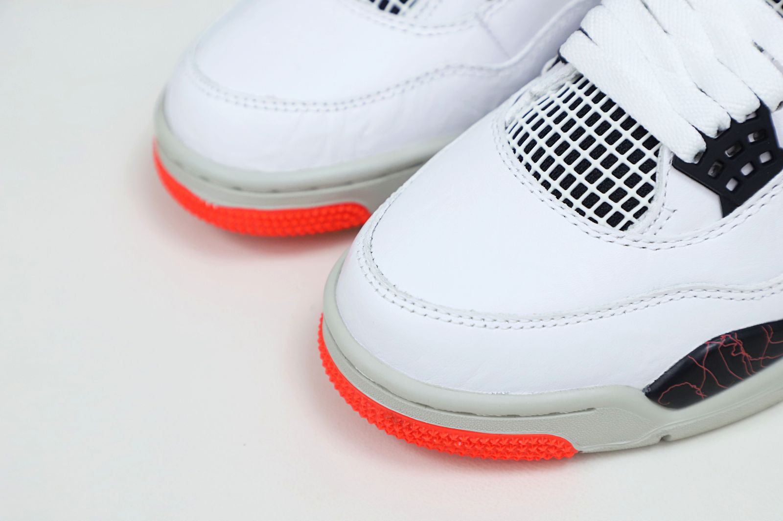 Jordan Air Jordan 4 Hot Lava