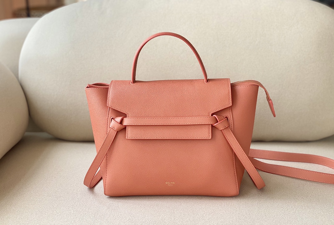 𝐂𝐞𝐥𝐢𝐧𝐞 BELT MICRO BAG in grained calfskin