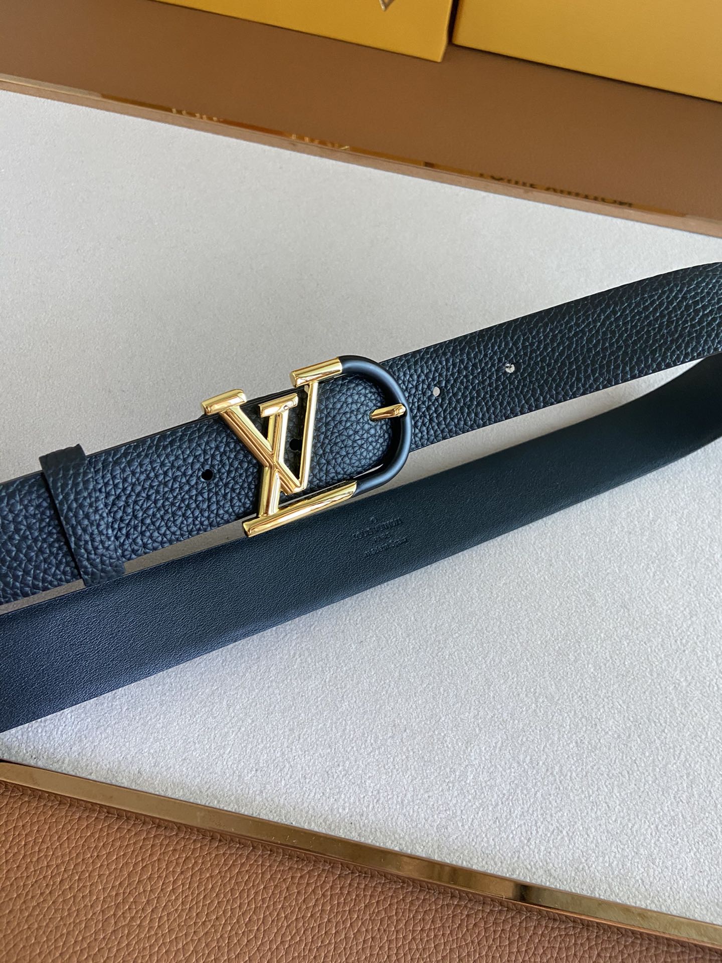 LOUIS VUITTO Essential 3.0cm Belt