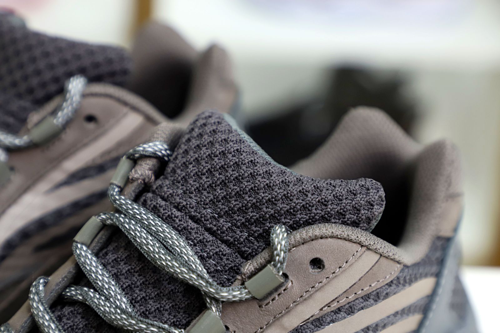 Yeezy boost 700 V2 Geode