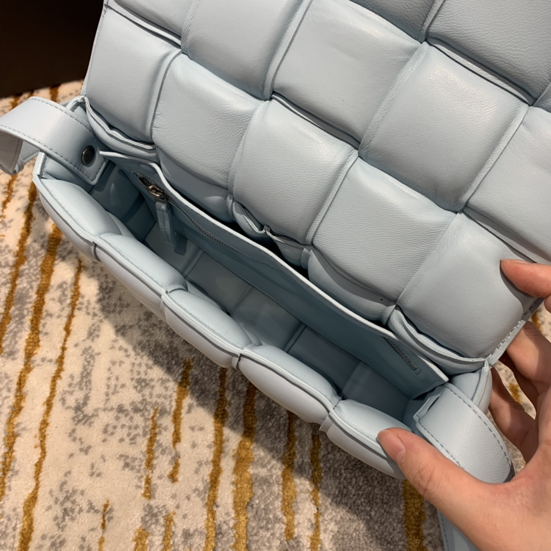 Bottega Veneta  PADDED  CASSETTE #591970