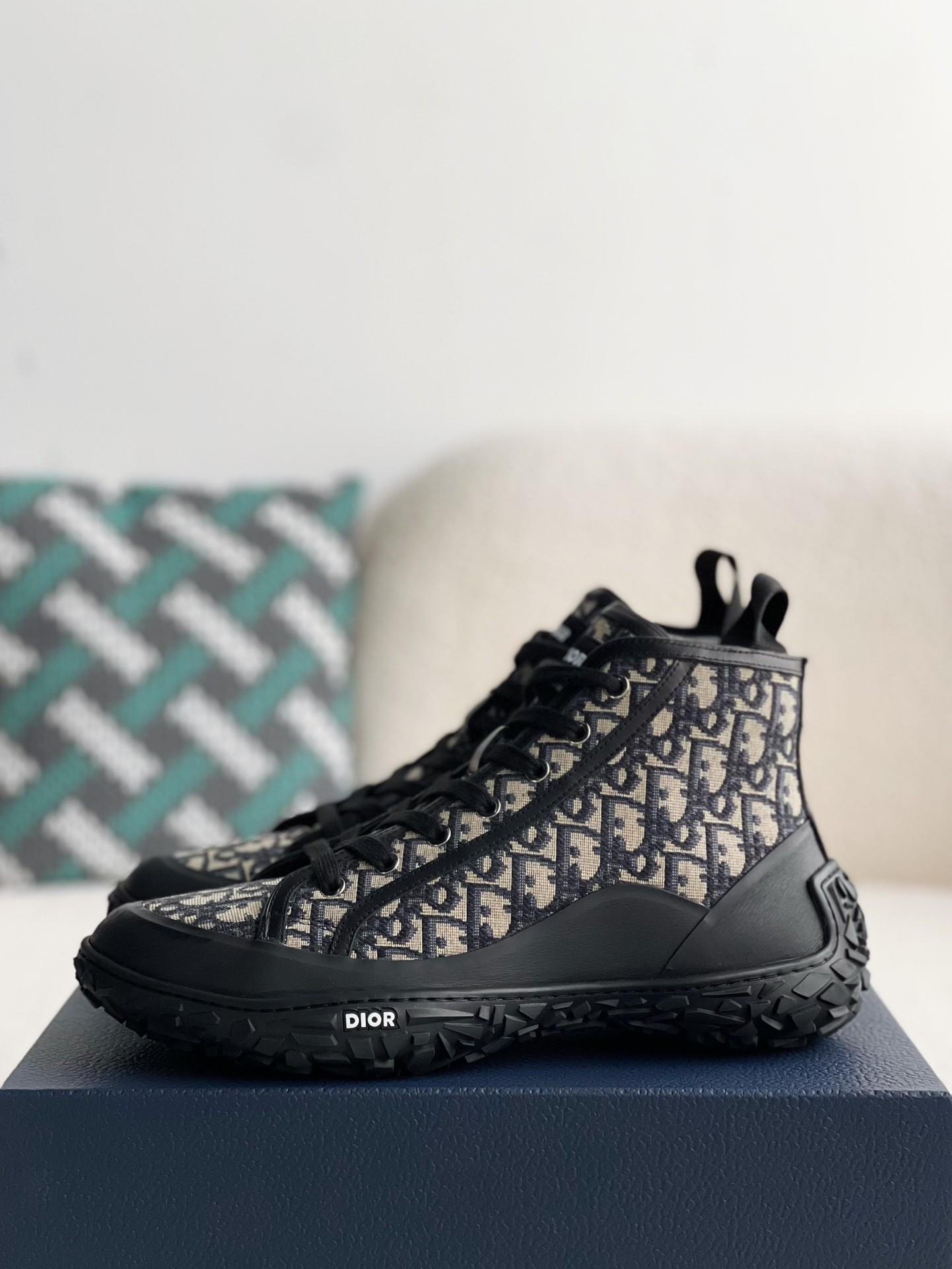 Dior B28 high-top Sneakers