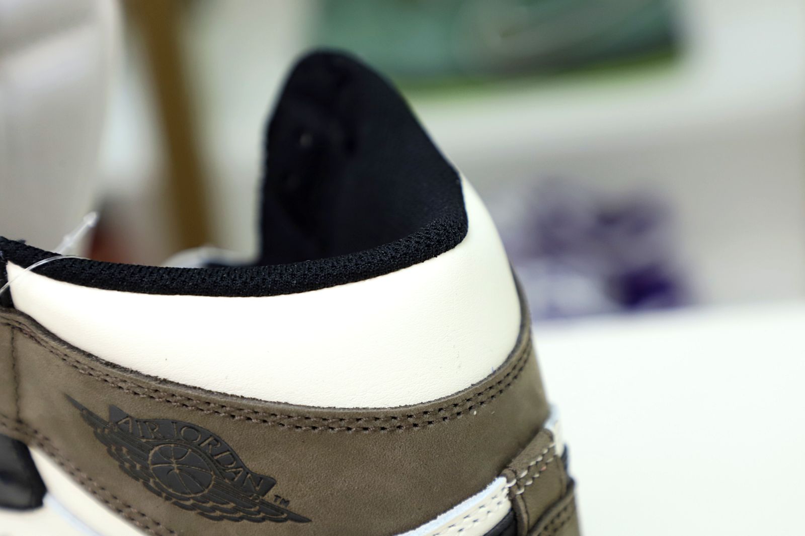 AIR JORDAN 1 RETRO HIGH OG DARK MOCHA